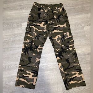Camo Pants Women’s Size Small Army Camouflage Cargo Casei Stretch